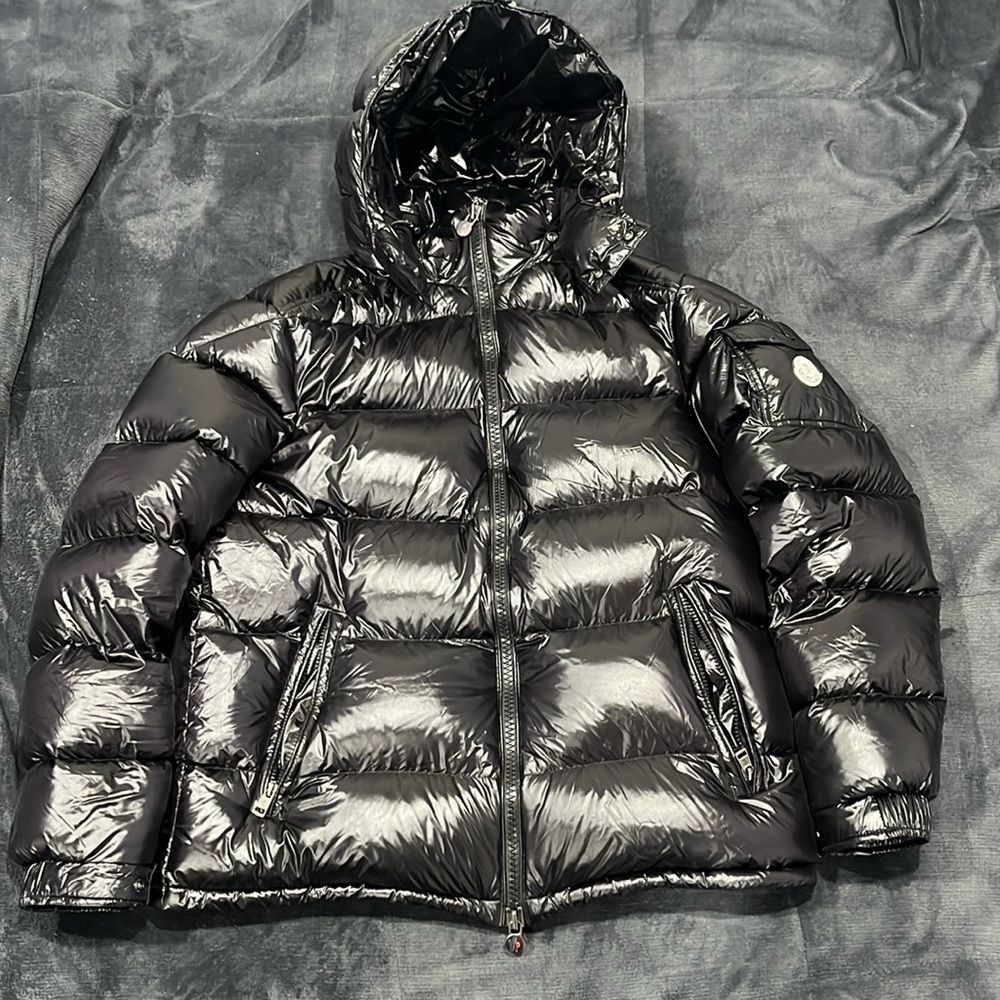 Black Moncler Puffer 2024